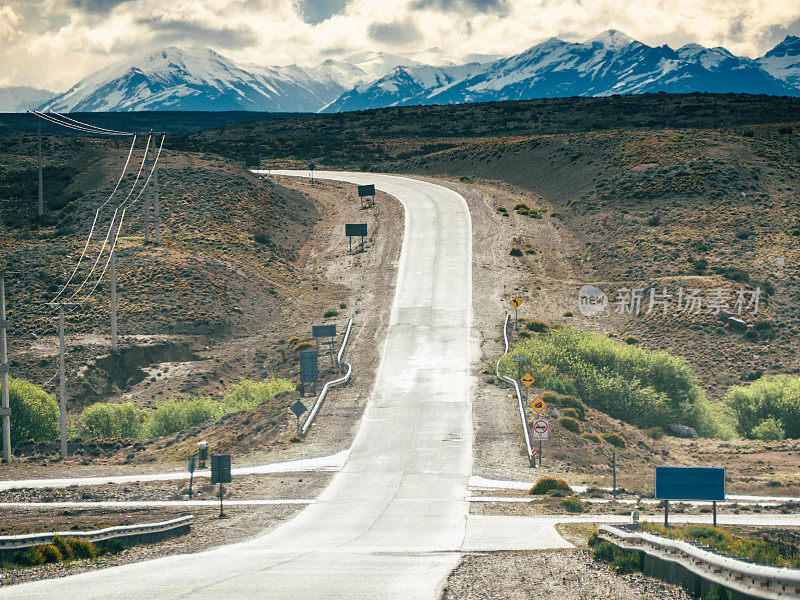 在巴塔哥尼亚的公路旅行，去El Chalten的路上